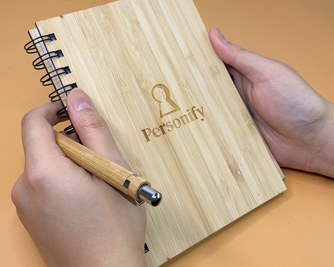 Bamboo-Notebook-Pen_04.2_Image_Lifestyle.png