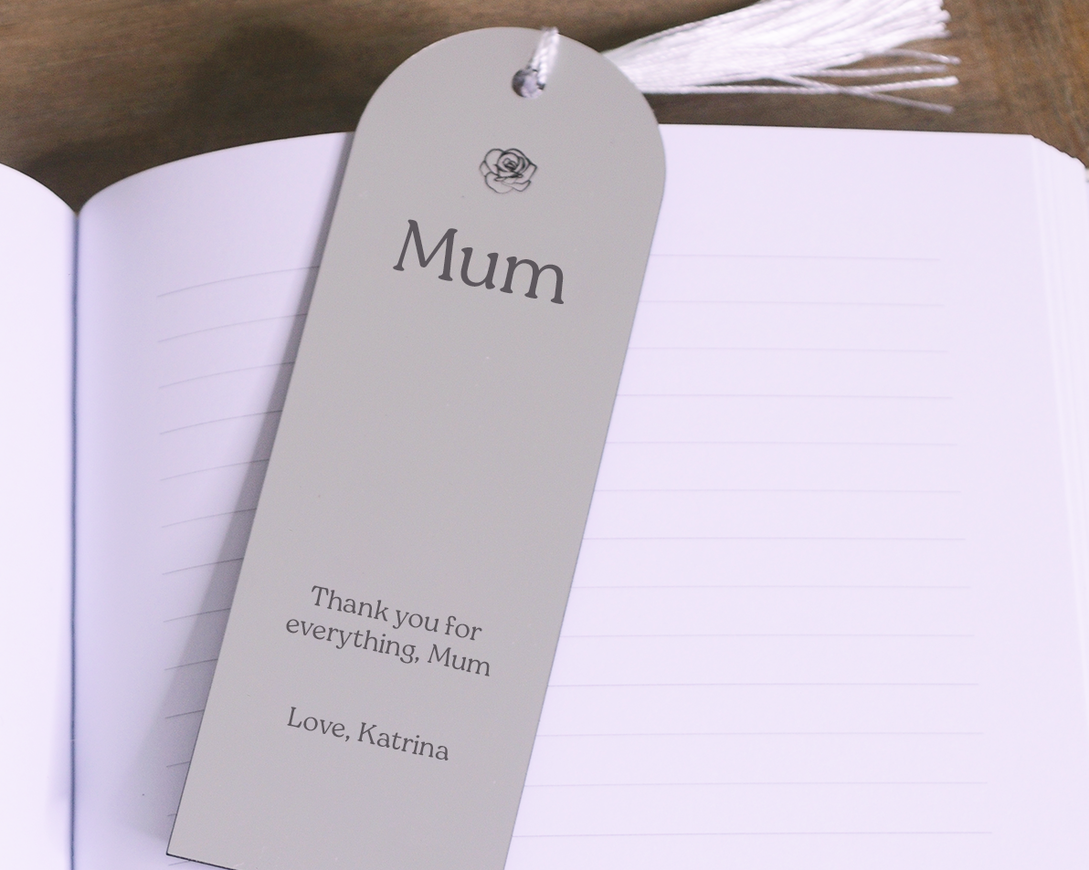 Bookmark-For-Mum_Standard_Rounded-Top_Silver_01_Image_Lifestyle.png