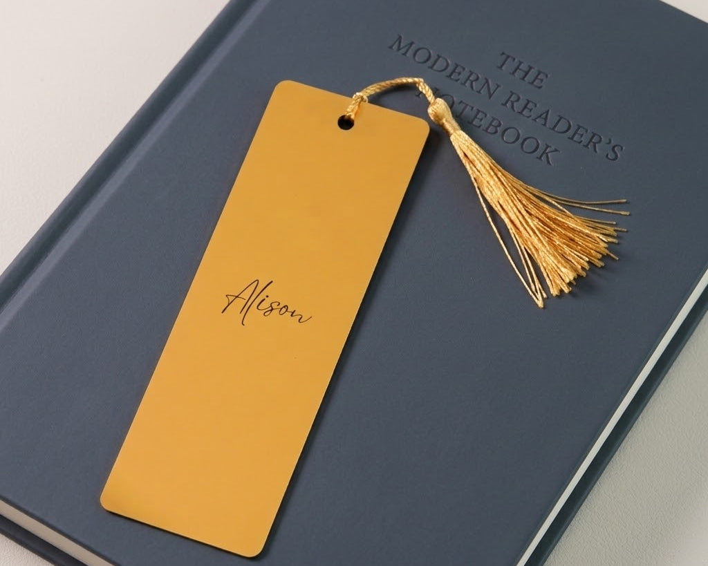 Bookmark-Standard_Rectangle_Gold_02_Image_Lifestyle.jpg