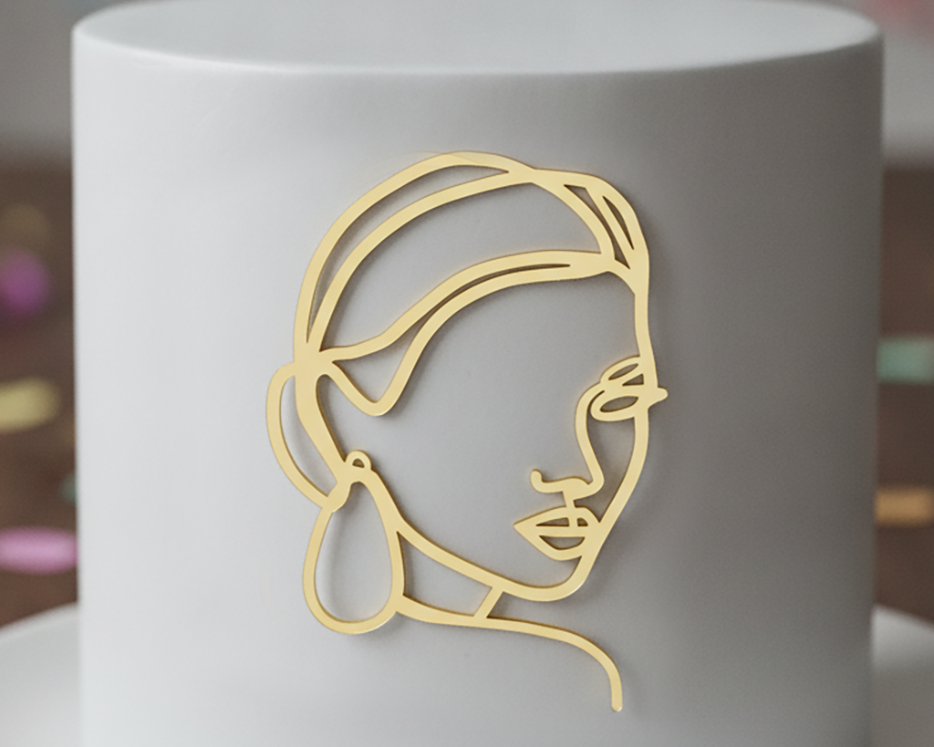Cake-Topper-Line-Drawing_Gold-Mirror_01_Image_Lifestyle.png