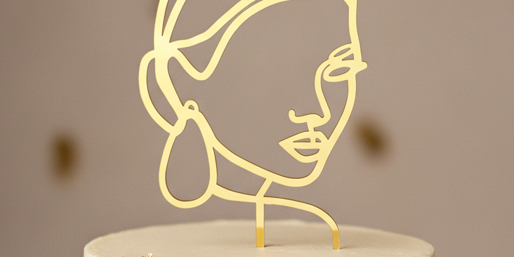 Cake-Topper-Line-Drawing_With-Stake_Gold-Mirror_01_Image_Lifestyle.png