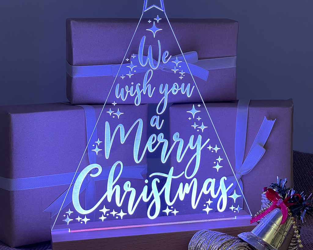 Christmas-LED-Lamp-Tree_02_Image_Lifestyle.png