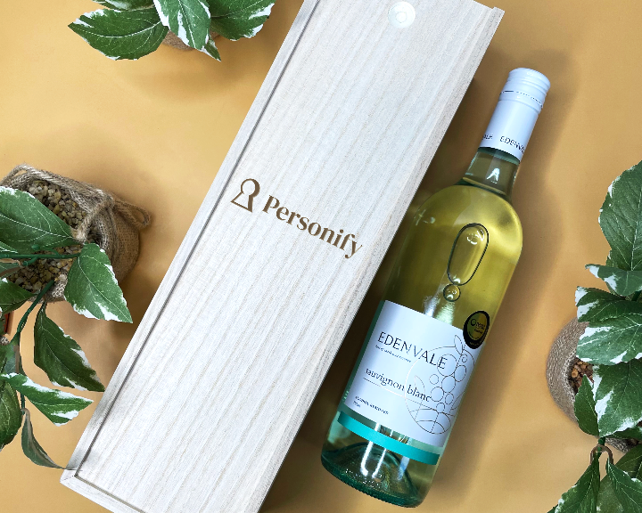 Coporate Wine Box top view with Edenvale wine