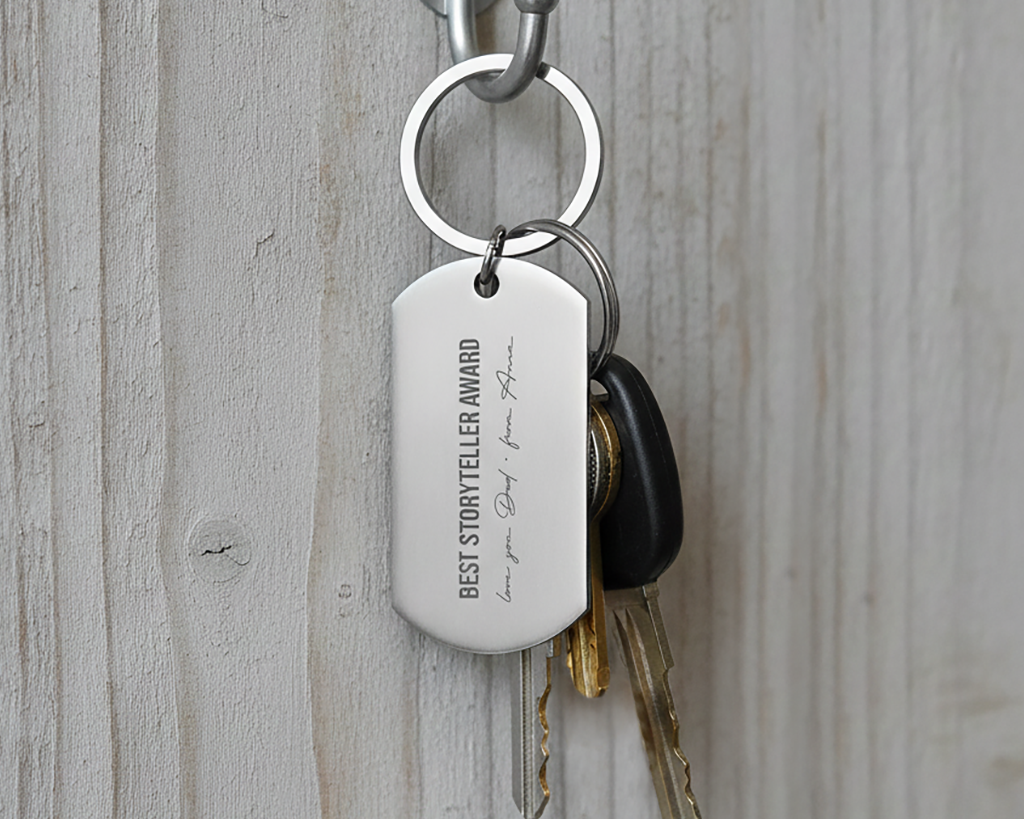 Metal-Keyring-For-Dad_04_Image_Lifestyle.png