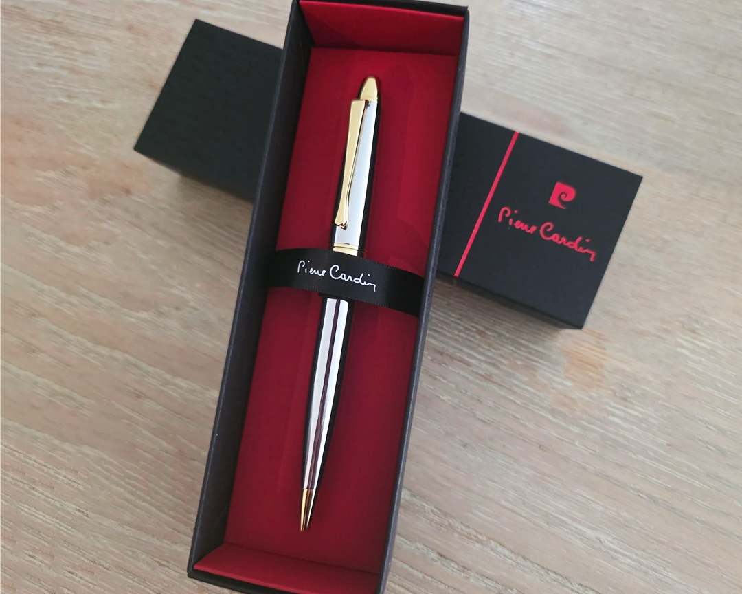 Pen-Silver-Pierre-Cardin_01_Image_Front-View-with-Box_741f1201-12a4-4abf-9592-3490f8dc3121.png