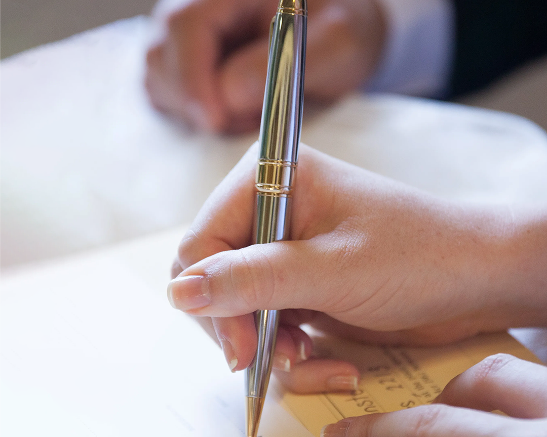 Pen-Silver-Pierre-Cardin_01_Image_Front-View_9bd6b7ae-f8fd-498d-b1ea-2d3fd6b8a419.png