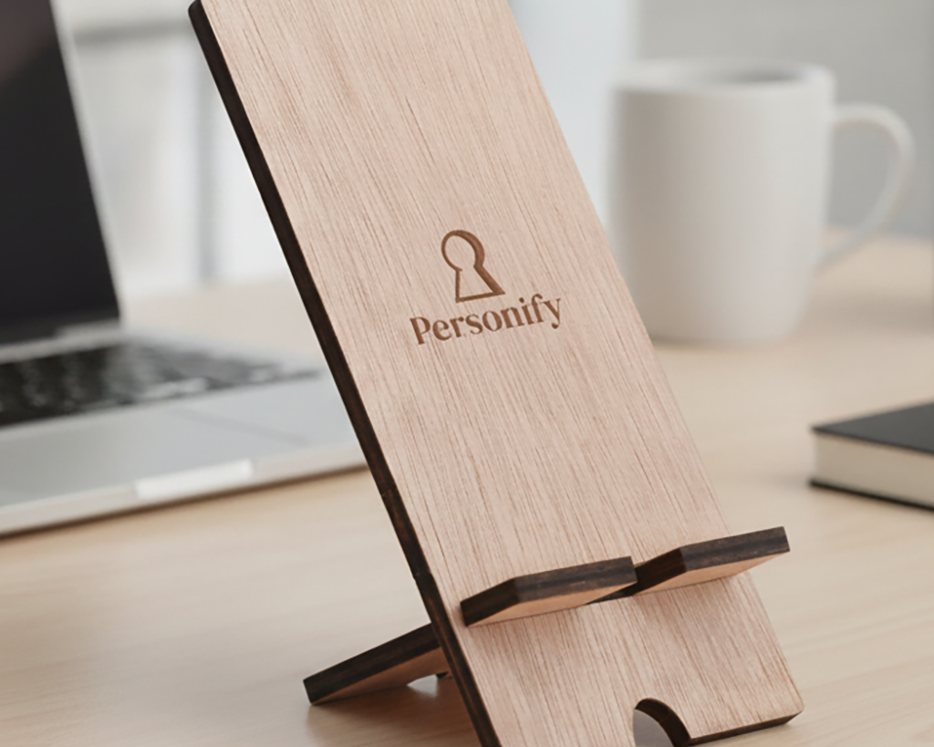 Phone-Stand-Wooden-Corporate_01_Image_Lifestyle.png
