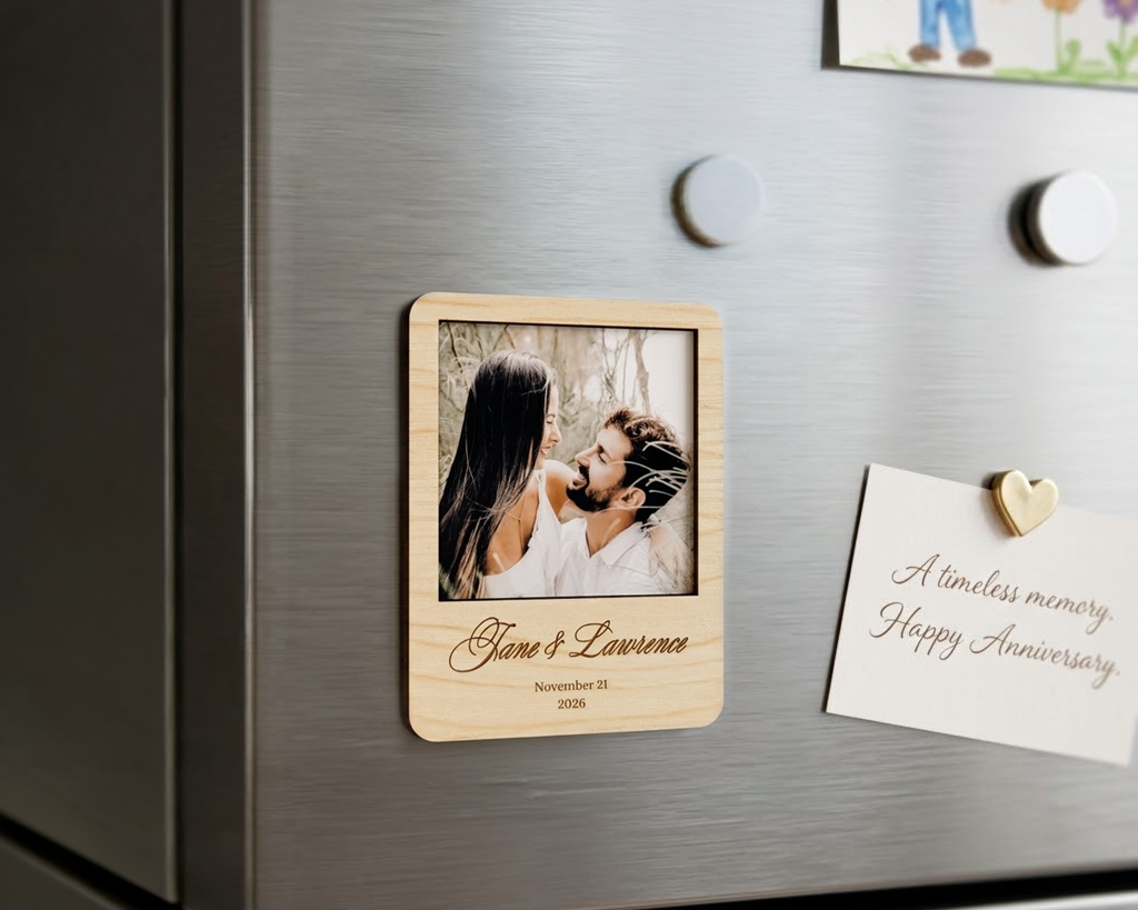 Photo-Fridge-Magnet-For-Couples_Light-Wood_01_Image_Lifestyle_dd8e0e70-f6cf-4080-ba6b-71471f929518.png