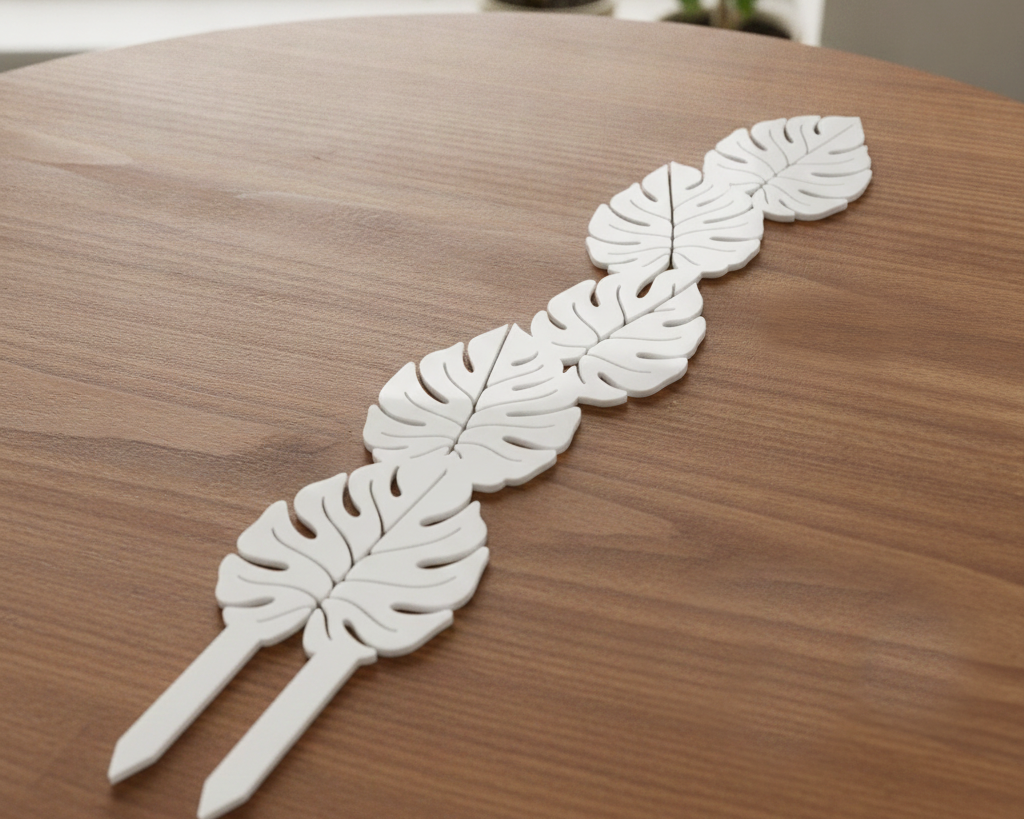 Plant-Trellis-Monstera_White_03_image_Lifestyle.png