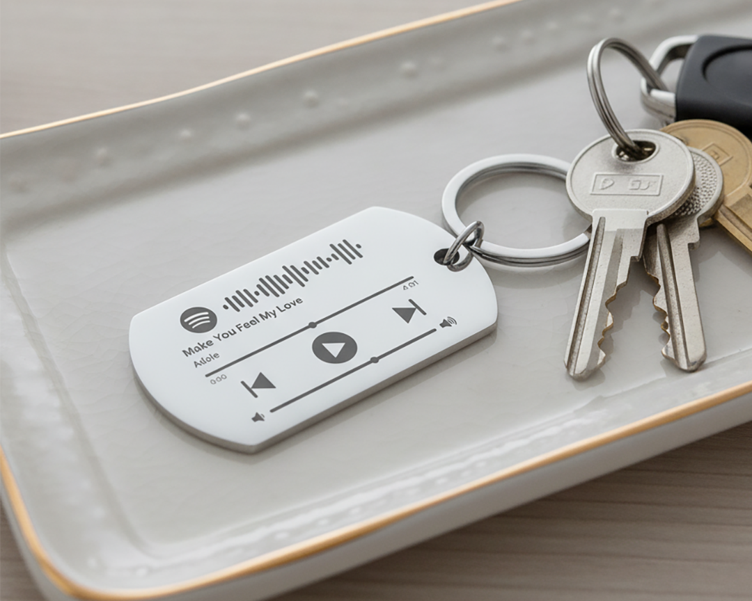 Spotify-Keyring-Metal_Design-3_01_Image_Lifestyle.png
