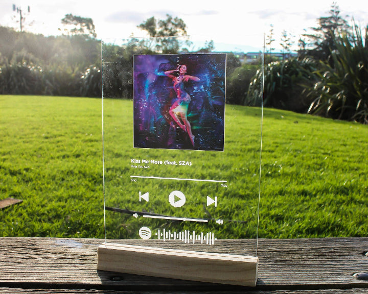 customised Spotify Plaque with wooden base non LED front view