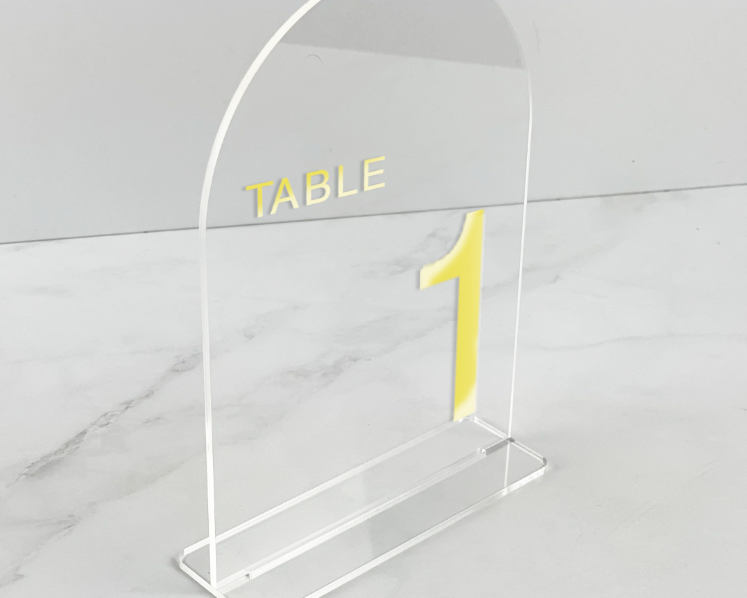 TableSign_Clear_Gold_023bddc9-926e-481f-b3c9-94e19636ff75.png