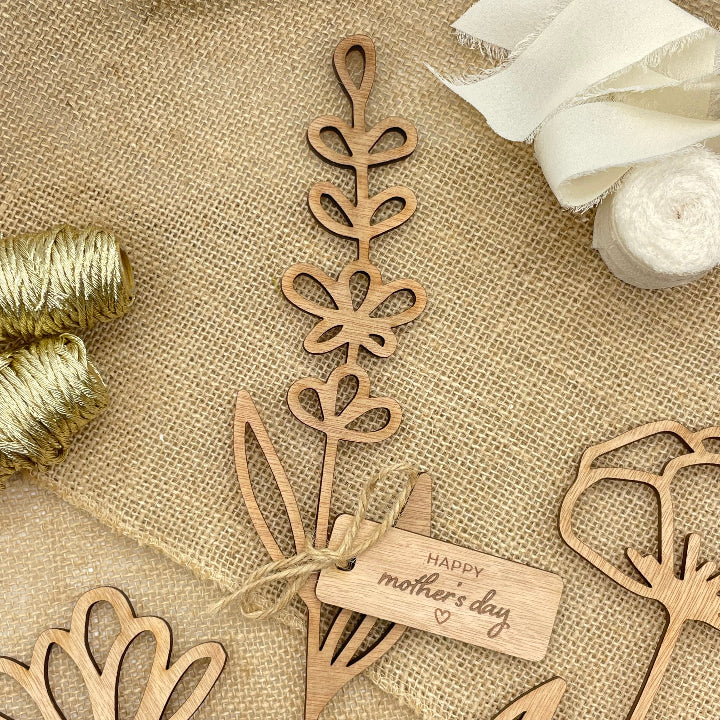 Wooden Flower with Mothers Day Tag design 3